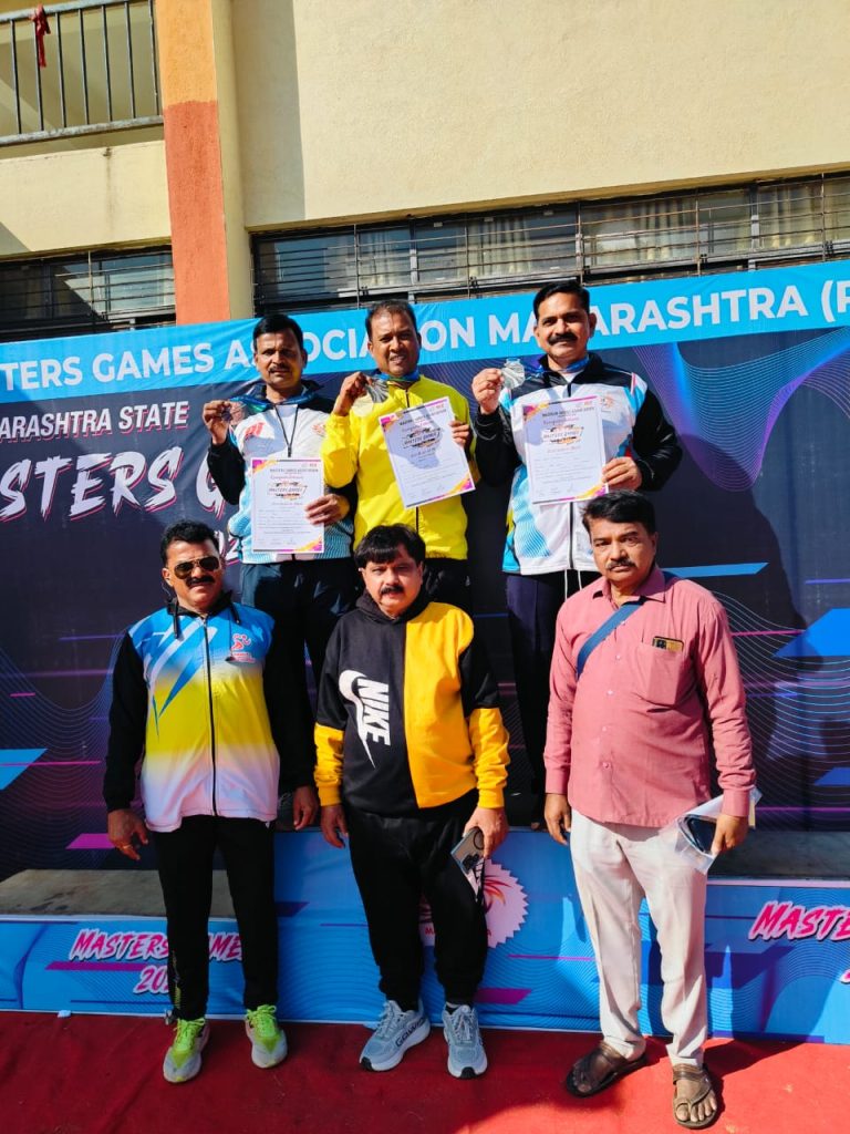 भाऊसाहेब महाडिक यांनी राज्यस्तरीय मैदानी स्पर्धेत पटकाविले दुहेरी पदक, राष्ट्रीय स्पर्धेची निवड.