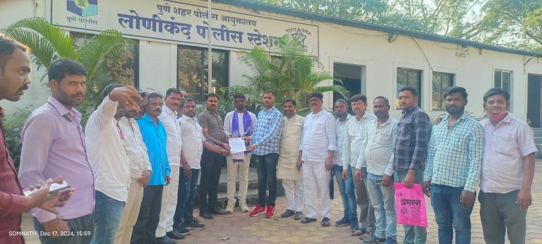 परभणी येथे संविधान शिल्प विटंबना प्रकरणी रिपब्लिकन सेनेचे वतीने निषेध.