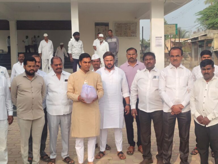 नायगाव येथे अजितदादांच्या अस्थी कलशाचे पूजन; भावपूर्ण श्रद्धांजली अर्पण