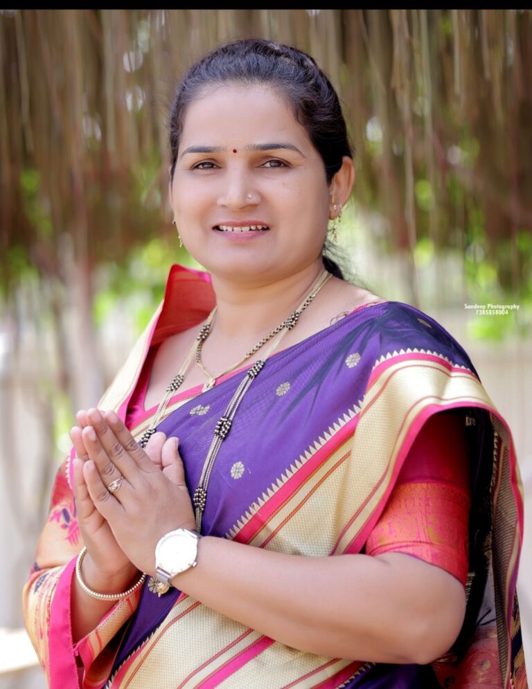 साखर कारखाना कामगाराची मुलगी ते जिल्हा परिषद सदस्य  संघर्ष, शिक्षकी सेवेतील संवेदनशीलता आणि समाजकार्यातून घडलेला सौ. शीतल सुजित कांबळे यांचा प्रेरणादायी प्रवास